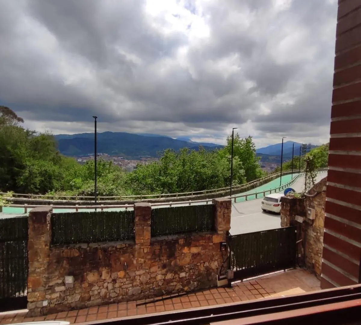Habitacion Con Hermosas Vistas A Bilbao