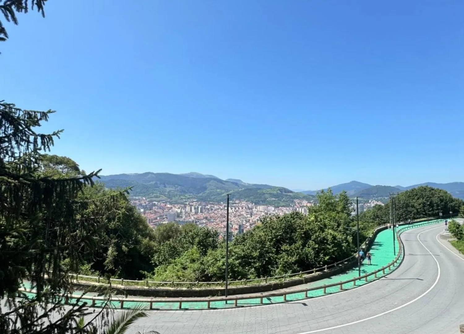 Habitacion Con Hermosas Vistas A Bilbao Spain